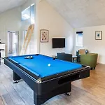 Feriehus 18 person holiday home in Væggerløse
