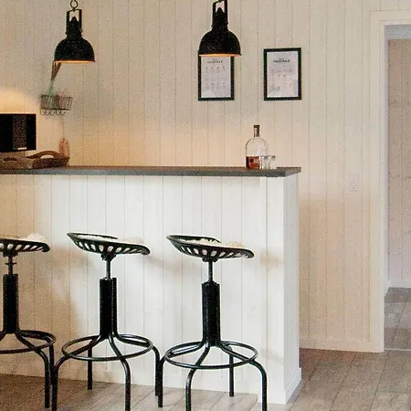 18 Person In Vaeggerlose *