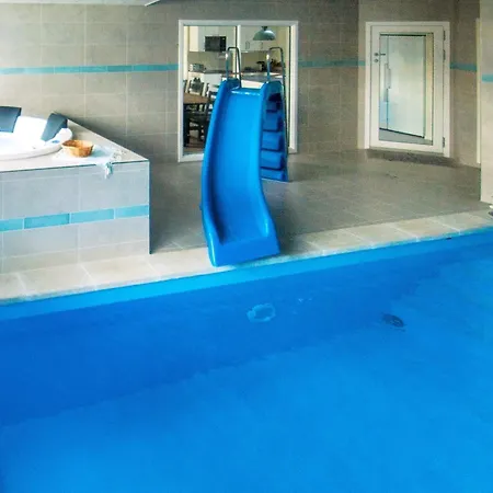 18 Person In Vaeggerlose Bøtø By