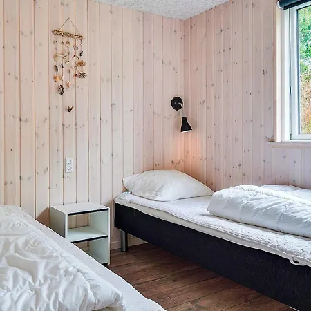 5 Star In Vaeggerlose Bøtø By