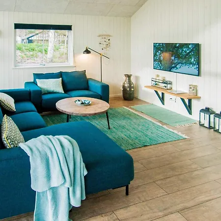 18 Person In Vaeggerlose Сasa de vacaciones Bøtø By